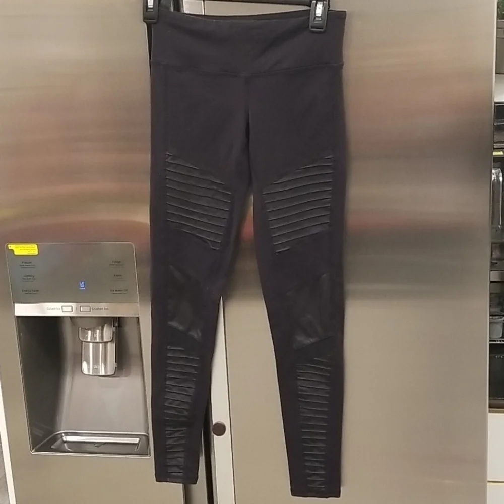 💕ALO YOGA💕 Moto Legging ~ Black Glossy XS